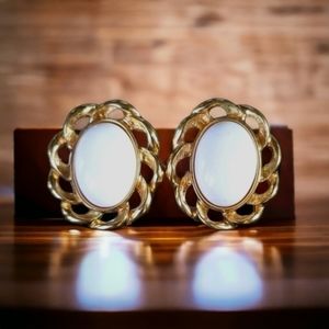 Vintage MONET Goldtone Clip On Earrings